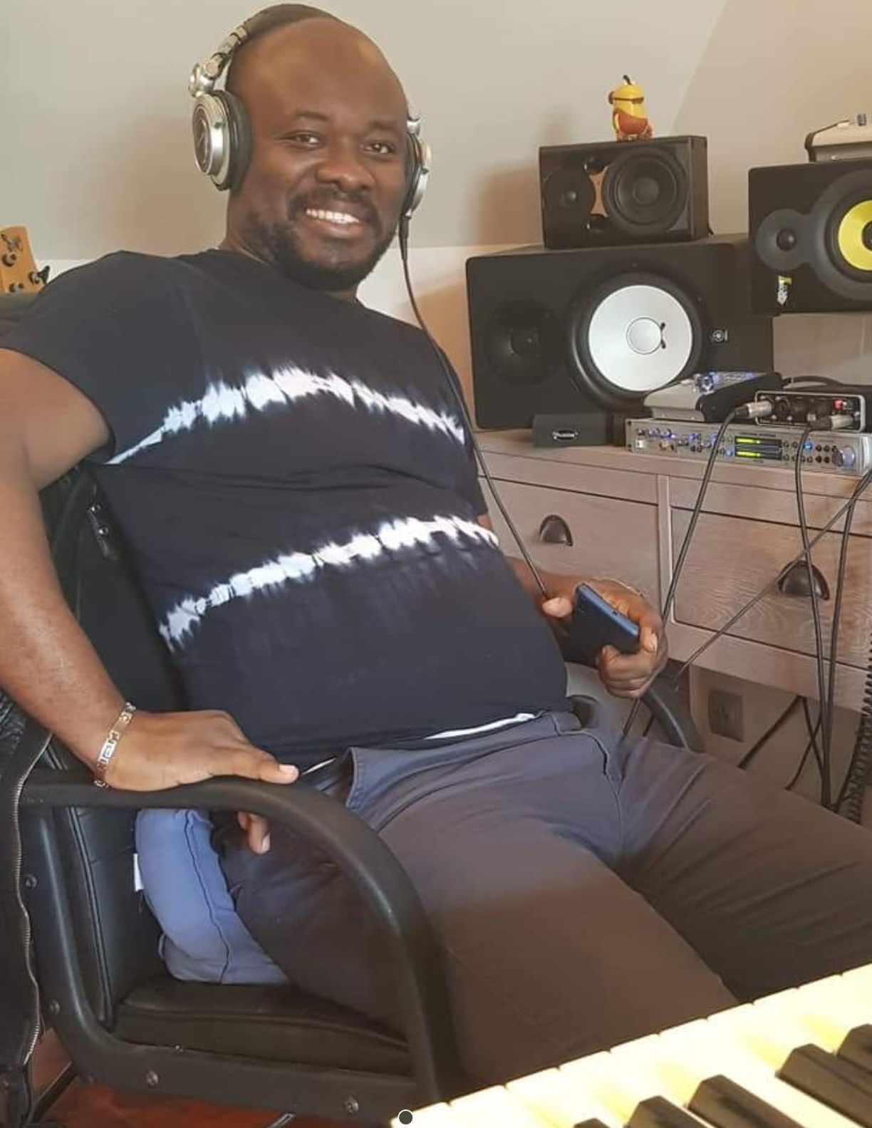 Naki Pistis studio musical — excellence